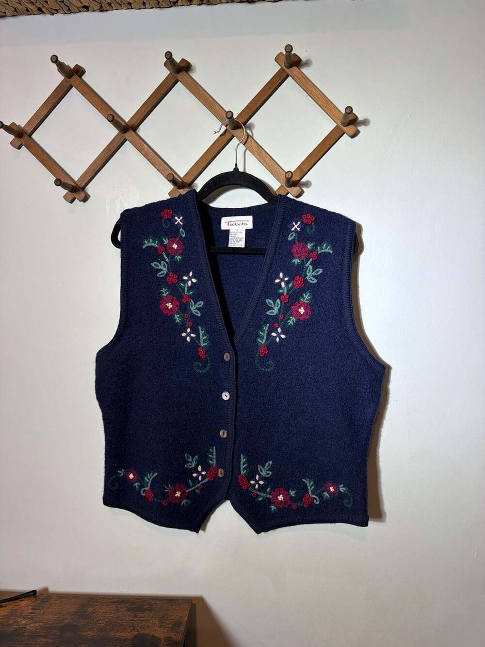 Talbots Vintage Navy Blue 100% Wool Floral Embroidered Knit Vest Size L